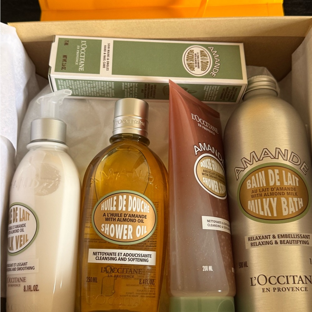 L'Occitane Almond Shower Oil and Milky Bath Set